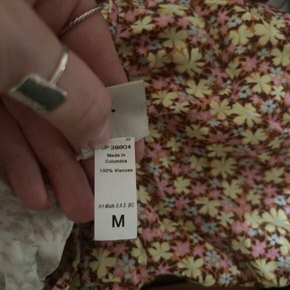 Maaji Radiant Meadow Riley Crop Top Floral Multicolor Yellow Pink Tan NWT Size M - Picture 7 of 10